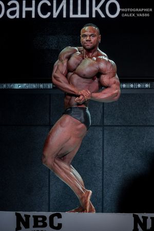 CLASSIC PHYSIQUE
